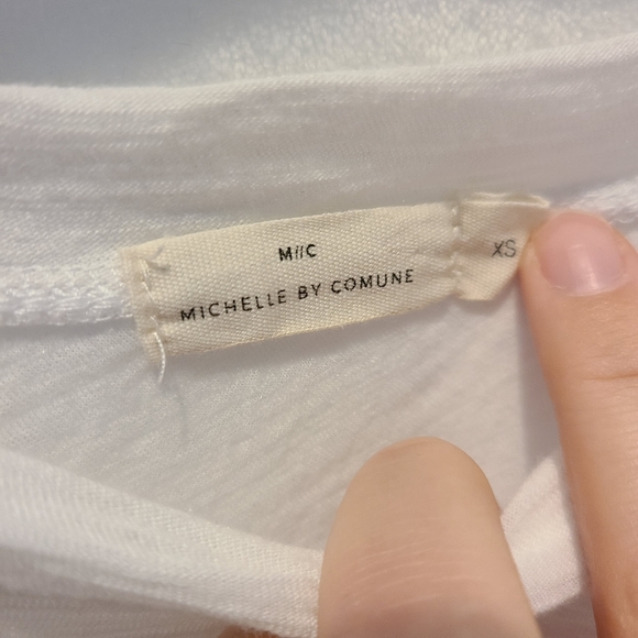 3/$20 Michelle by commune double daisy crop top - Picture 5 of 6